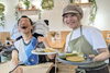 「バリアフリーの店内で笑顔あふれるアフターヌーンティー—創思苑の皆さまご来店」