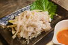 「白センマイ刺し、数量限定でご提供中！お好みでチョジャンを添えて」