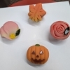 「秋の練り切り新作—もみじ・ばら・ハロウィン・山茶花が登場しました」