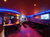 カラフルなお洒落BAR、スタッフも最高「稚内の夜をカラフルに照らす「Bar Peace」。」