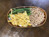 手作り三色そぼろ弁当です。「群馬県公安委員会届出済み。あなたのお悩み事必ず解決致します。ご連絡お待ちしています。」