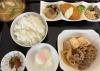 日替わり：すき焼き風定食「10月まで600円で日替わり定食が食べられる！「あず木食堂」のご案内」