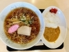 「人気ラーメンセットです！カレーとの相性抜群！」