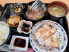 ぶりかまの塩焼き＋刺身盛り合わせ定食　2600円「焼き魚と刺身盛り合わせ定食のご紹介　2600円」