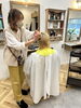 「オシャレ会・勉強会で代表がスタイルチェンジ！学びと変化のサロン風景」