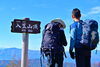 頂上「360度の大パノラマ、入笠山」
