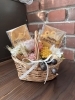 卵・乳製品を使わないお菓子屋さんとのコラボ商品「お菓子屋さんとのコラボギフト♪ 誕生日にぴったりのカゴアレンジ」