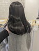 「透明感とツヤ感が魅力！人気のラベンダーグレージュカラー」