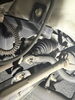 「駐車場に黒いシミ？ハンドルを切ると異音？それ、ブーツ破れのサインかも！」