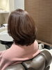 大人の女性に「まとまりのある艶ボブスタイルで、後ろ姿も美しく」