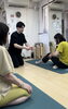 膝痛解消に適したセルフマッサージ法を実施「🚨【残枠わずか！】「動くと膝が痛い…」40〜60代女性へ Relightの【新規会員受付】は今がチャンス！」