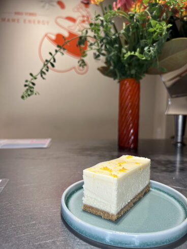 3層ベイクドチーズケーキ「エスプレッソと楽しむ、ここだけのネオマメ流カフェスイーツ」