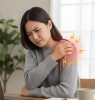 腰だけじゃなく肩首にもくるピキ。「アップスからだコラム②:腰に「ピキッ」と走る痛みの正体は?冬の朝に多い原因と解決策」
