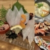 「冬のおすすめ！うすらはぎ薄造りと松葉かに釜飯で旬を味わい尽くしませんか」