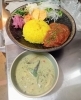 人気のグリーンカレーと薬膳カレーをトッピング「グリーンカレー【千葉駅徒歩３分　ランチにハーブティーセット】」