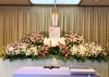 ご家族ご希望のかわいくオシャレな生花祭壇「【施行事例】和歌山市・海南市｜100歳を迎えられたT様の一日葬（曹洞宗）｜五色台聖苑小ホール」