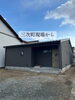 想いをカタチにする住まい「三次町現場｜足場が外れ、ダークブラウン外壁の佇まいが見えてきました」