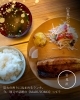 「【岩見沢の新名所】炭火の香りに包まれるランチ。今、地元で話題の《MARUTOMO》って？」
