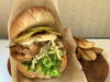 「新作！犬島レモンチキンバーガー」