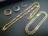 この留め具の形は！？ この形状の留め具を見たら、ボクのセンサーが発動します「「金のアクセサリーは国によって純度が高いものあります　沼津の金のクマ」タイのものはアツいですね♪」