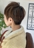 洗練されたショ-トカット「耳を出してすっきり。大人のクールベリーショート」