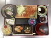 「チキンのトマトソース掛けと小鉢いろいろの和定食ランチ」