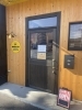 本日ま11:00よりランチスタートします。「ウッド調のあたたかい入口でお迎えします🚪」