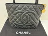 シャネル　CHANEL  復刻トート　買取「シャネル　CHANEL  復刻トート　お買取りさせて頂きました。　　貴金属とバッグの買取　「金町は大黒屋です」　　大黒屋 金町買取センター(金町駅北口徒歩1分） 提携駐車場　ヴィナシス金町パーキング　安心の256台」