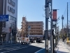 西葛西駅南口を出て虹の道沿いに現れる街路灯フラッグ「🍊 街ぐるみでおもてなし－その②　江戸川区のエドフォント　編－」