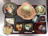 「牛皿とサーモン入りお刺身の和定食ランチ」