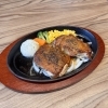 鉄板チキンステーキであつあつディナー