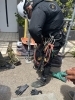 安全帯装備で臨むプロの技術.「ロープアクセス作業の安全装備をご紹介します✨」