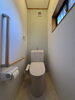 安心と清潔感のあるトイレ空間「和式から洋式へ。手すりも備えた安心トイレリフォーム事例のご紹介」