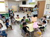 火事ですの掛け声に反応する子どもたち「火災を想定した避難訓練を行いました」