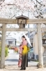 桜の下、伝統美に包まれる撮影体験「問屋町レンタル着物TUZUMI　3月卒業式シーズンの袴着付けご予約について（学生さん・お母さま）」