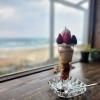旬のフルーツたっぷり！贅沢パフェ「海を眺めながら味わう、季節の苺パフェのご紹介」