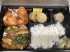 「本日の日替わりランチは鶏肉の醤油炒め定食です」