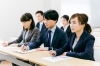 「会社研修・新人研修の送迎に！貸切バスでスムーズな団体移動をサポート」