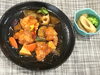 「本日のAランチは　とりからのチリソース」