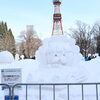 ❶第１位　ＯＷＶの躍進を追うライオン（撮影：編集部）「2026さっぽろ雪まつり、市民雪像人気投票結果」