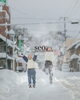 「只今、成人振袖見学、入学フォト、七五三ご予約埋まってきているのでご検討の方はぜひお問い合わせください」