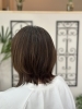 あなただけの時間をゆっくりお過ごしください「長さはキープで気になる重さを解消。前下がりレイヤーボブの整えカット」