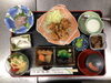 「鶏の唐揚げ甘ダレソース掛けがメインの和定食ランチ」