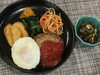 「本日のAランチは　目玉焼き&ハンバーグトマトソース」