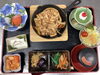 「熱々鉄板豚焼肉とサーモンのお刺身ランチセット」