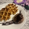 あつあつワッフルとひんやりアイスのデザートプレート