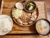 「本日のお昼ご飯は照り焼きチキン定食でした」