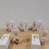 東京こけし(八王子のこけし)残り3体でしたが　がひさしぶりに入荷できました。　東京こけしキーホルダーも入荷！　東京こけしの制作者、大蔵さんはケガの為、入荷していましたが復帰！　なかなかのお年ですのでこけしの生産量も減少していますので貴重！