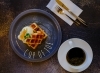 午後のひととき：ワッフルとコーヒー「焼きたてワッフルとコーヒーでひと息カフェタイム」