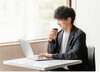 「デスクワークによる頭痛の原因とは？」